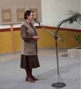 Dr. Gy�rgyi Erzs�bet megnyitja a ki�ll�t�st.
